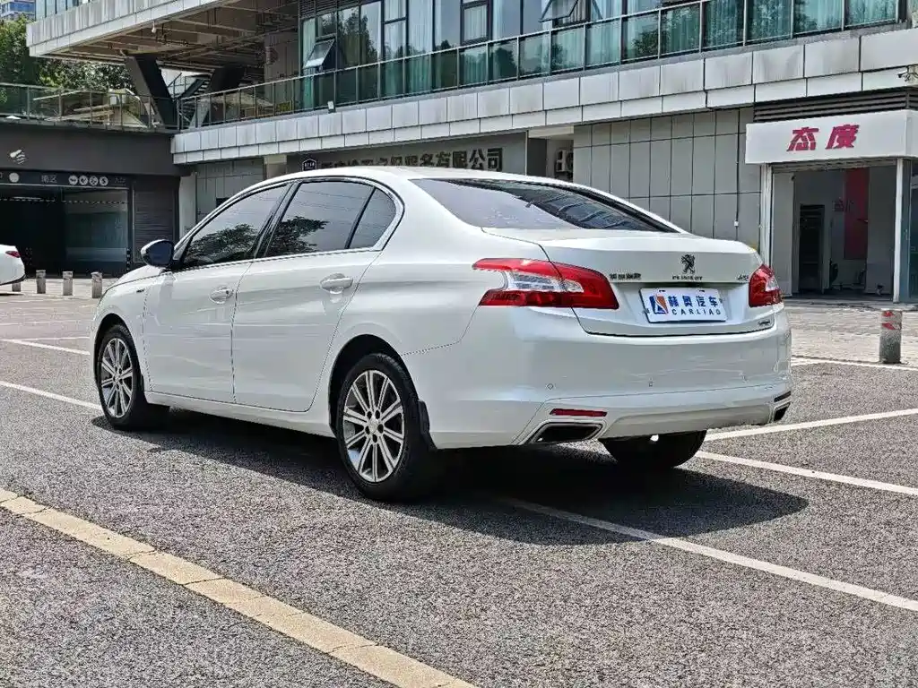 Peugeot 408 2018 — фото 31
