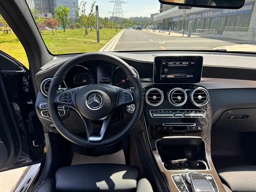 Mercedes-Benz GLC 2019 — фото 14