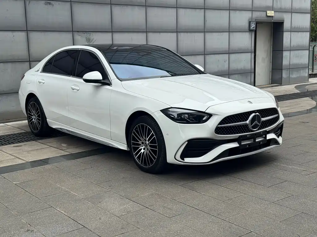 Mercedes-Benz C-Class 2024 — фото 3