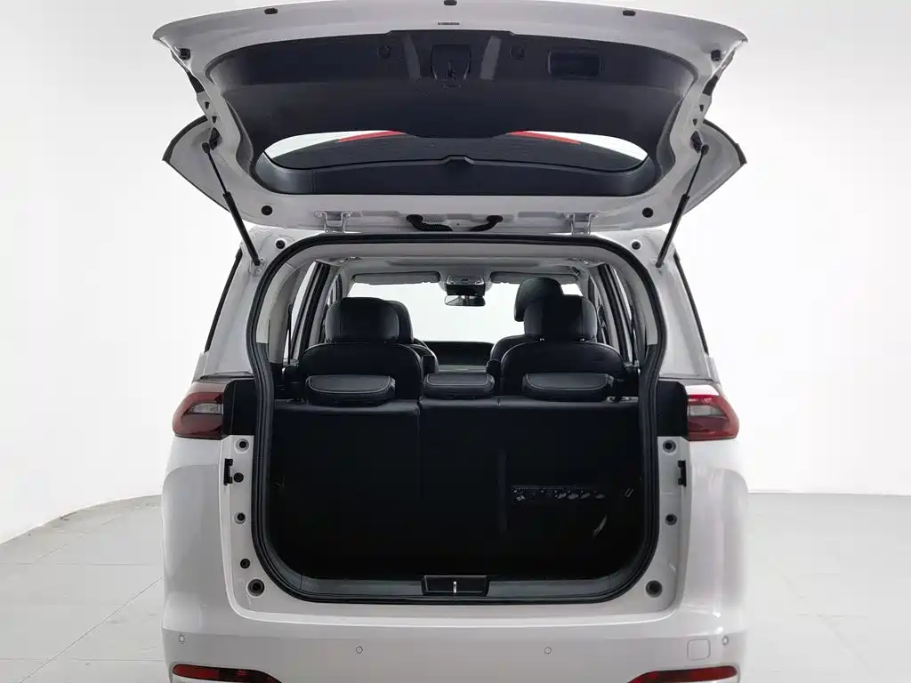 GAC Trumpchi M6 2023 — фото 16