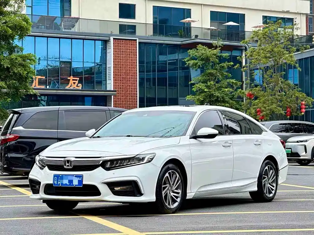 Honda Inspire 2019 — фото 1