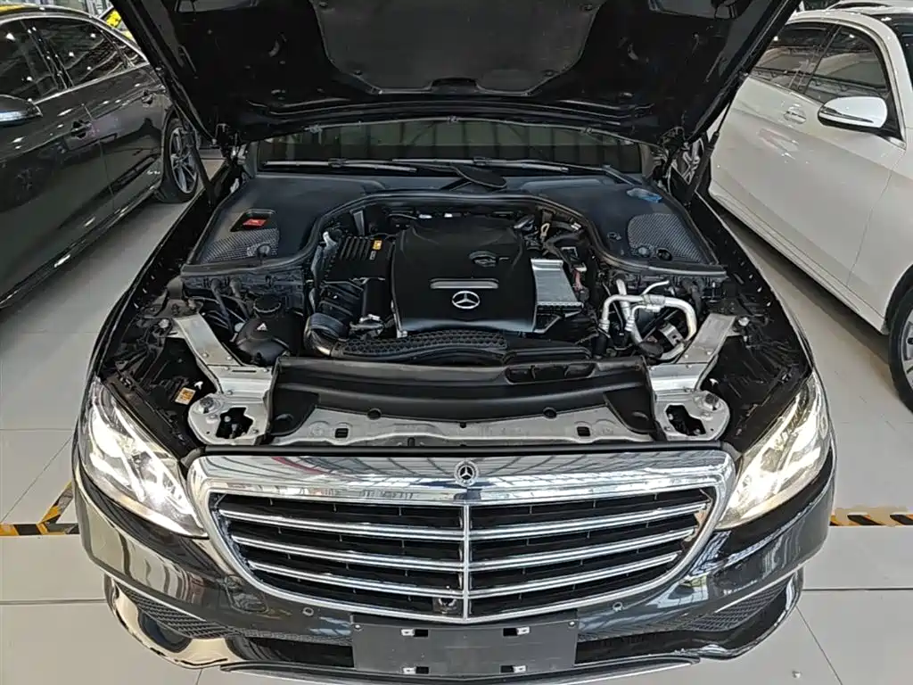 Mercedes-Benz E-Class 2018 — фото 20