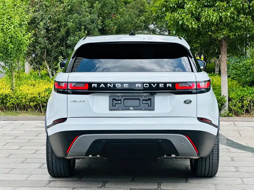 Land Rover Velar 2023 — фото 11
