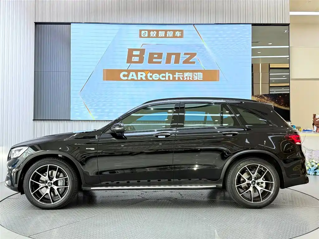 Mercedes-Benz GLC AMG 2023 — фото 3