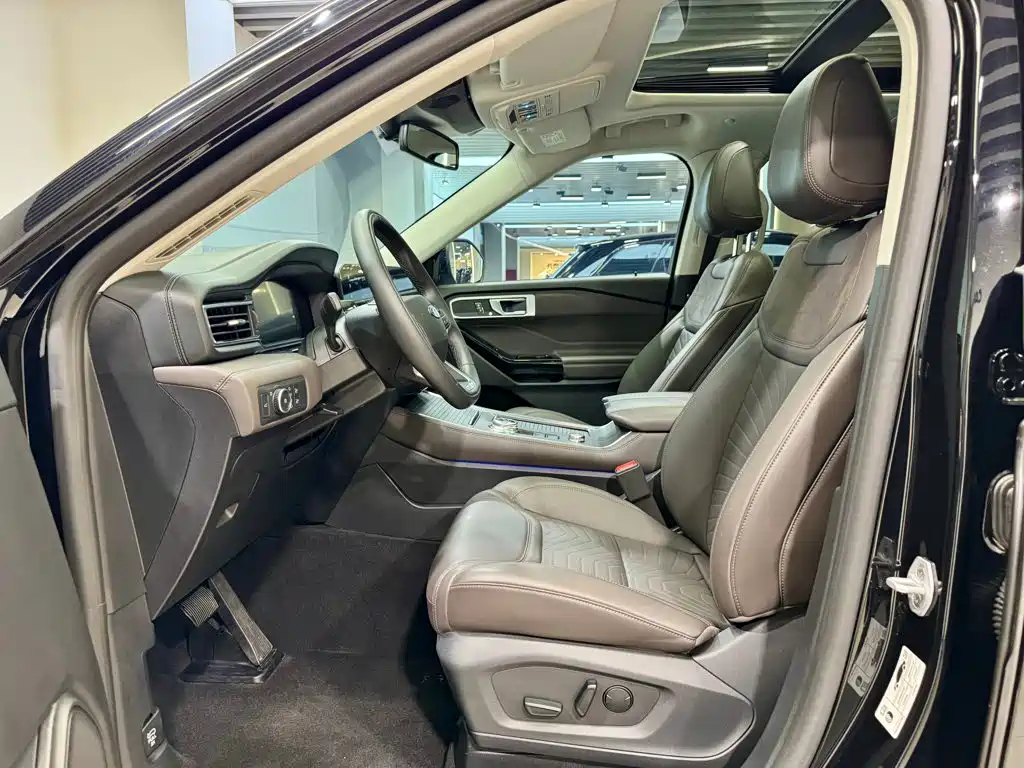 Ford Explorer 2025 — фото 18