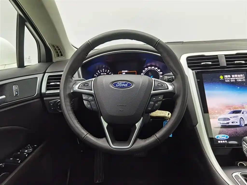 Ford Mondeo 2015 — фото 11