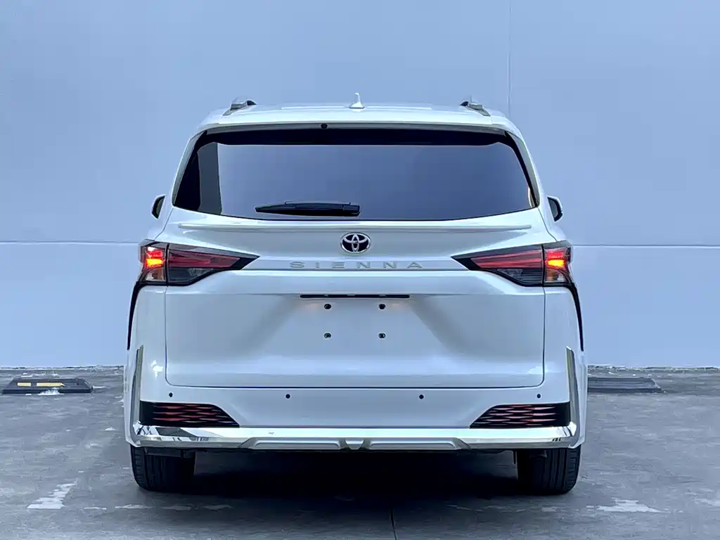 Toyota Sienna 2024 — фото 38