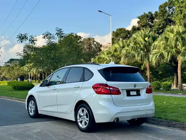BMW 2 Series Station Wagon 2017