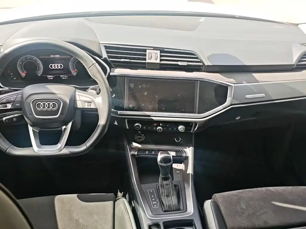 Audi Q3 2023 — фото 6