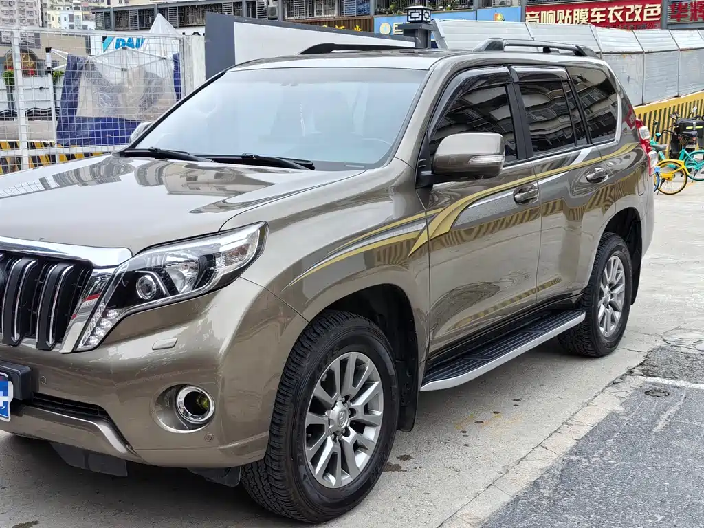 Toyota Prado 2015 — фото 1
