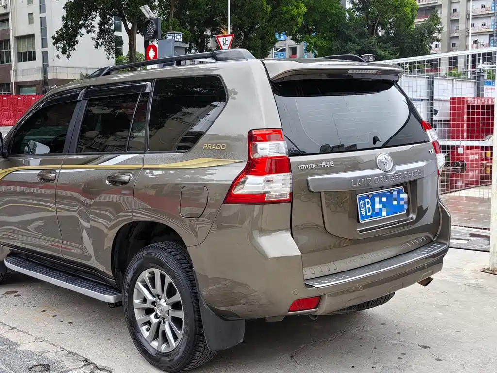 Toyota Prado 2015 — фото 3