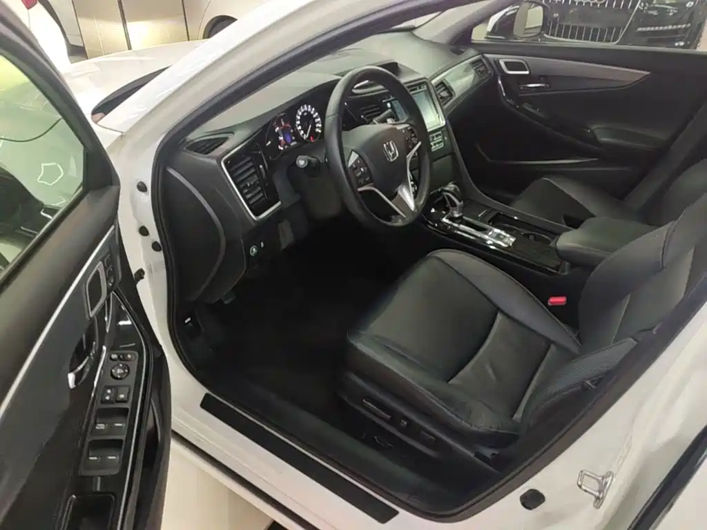 Honda Spirior 2017 — фото 16