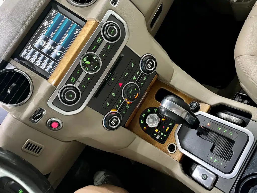 Land Rover Discovery 2012 — фото 14