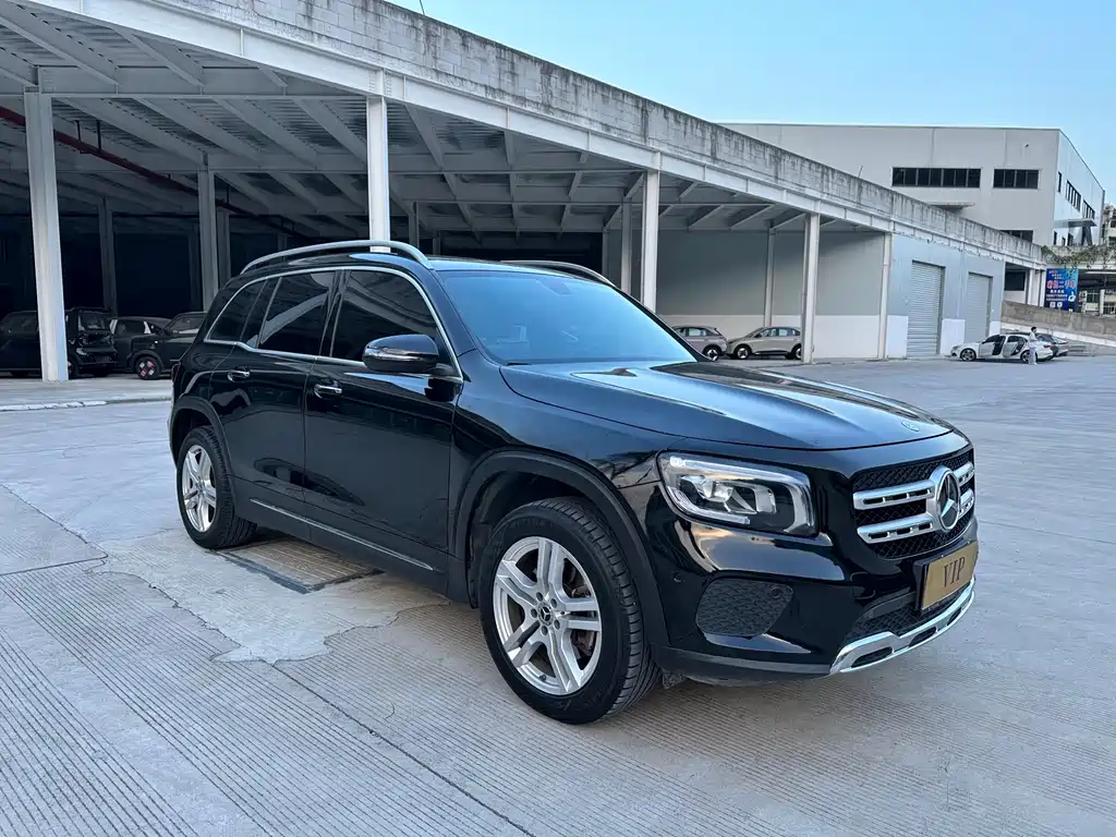 Mercedes-Benz GLB 2023