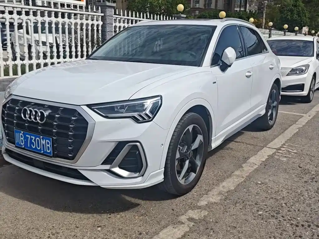 Audi Q3 2023 — фото 1