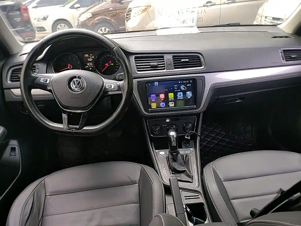 Volkswagen Lavida 2017 — фото 10