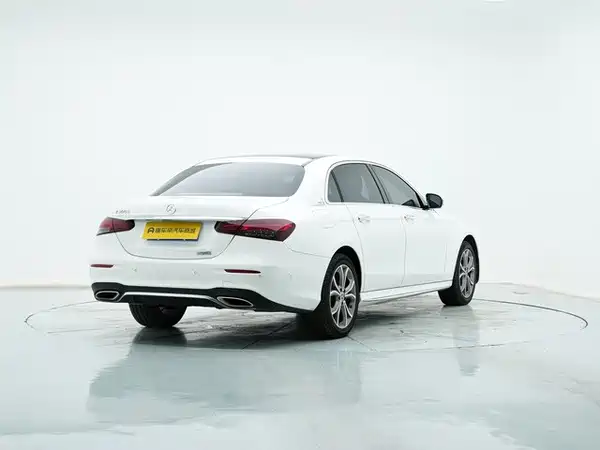 Mercedes-Benz E-Class 2022