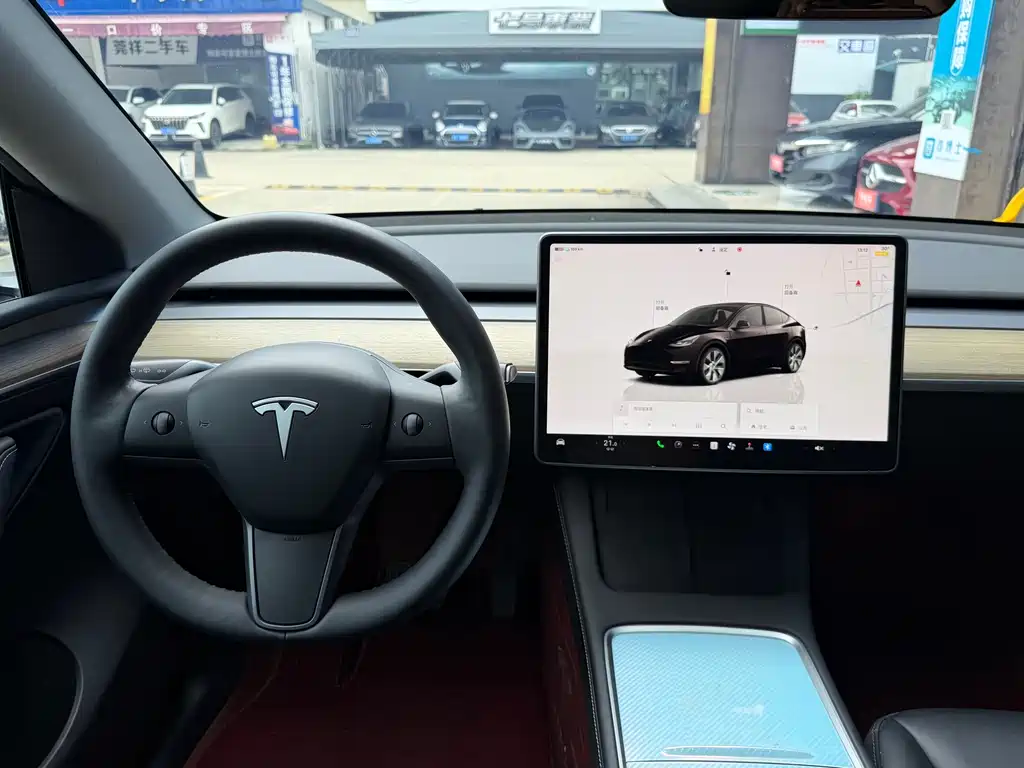 Tesla Model Y 2023 — фото 12