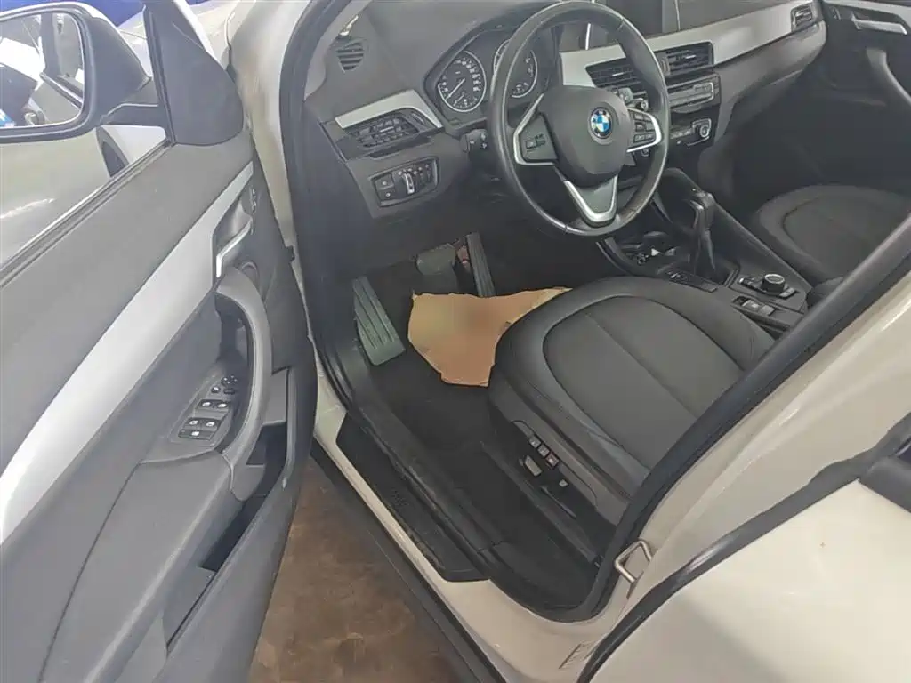 BMW X1 2017 — фото 16