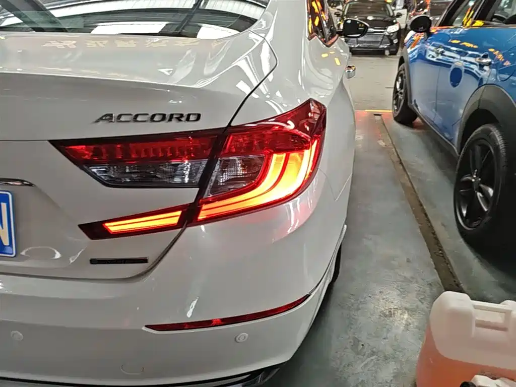 Honda Accord 2020 — фото 8