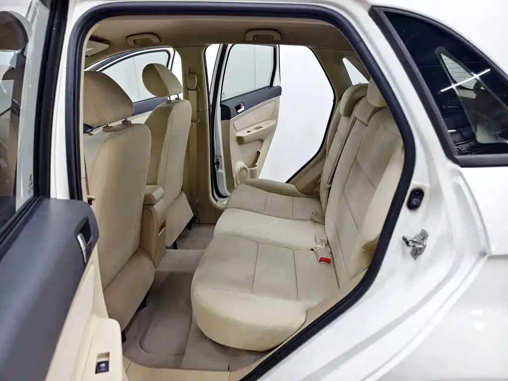 BAIC E-Series 2015 — фото 12