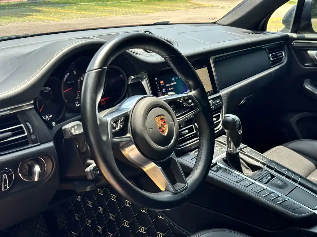 Porsche Macan 2021 — фото 25