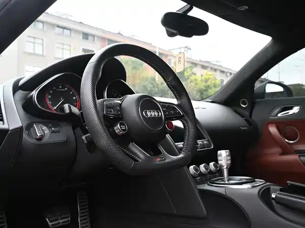 Audi R8 2012
