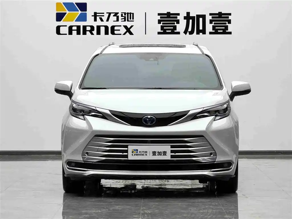 Toyota Sienna 2023 — фото 2
