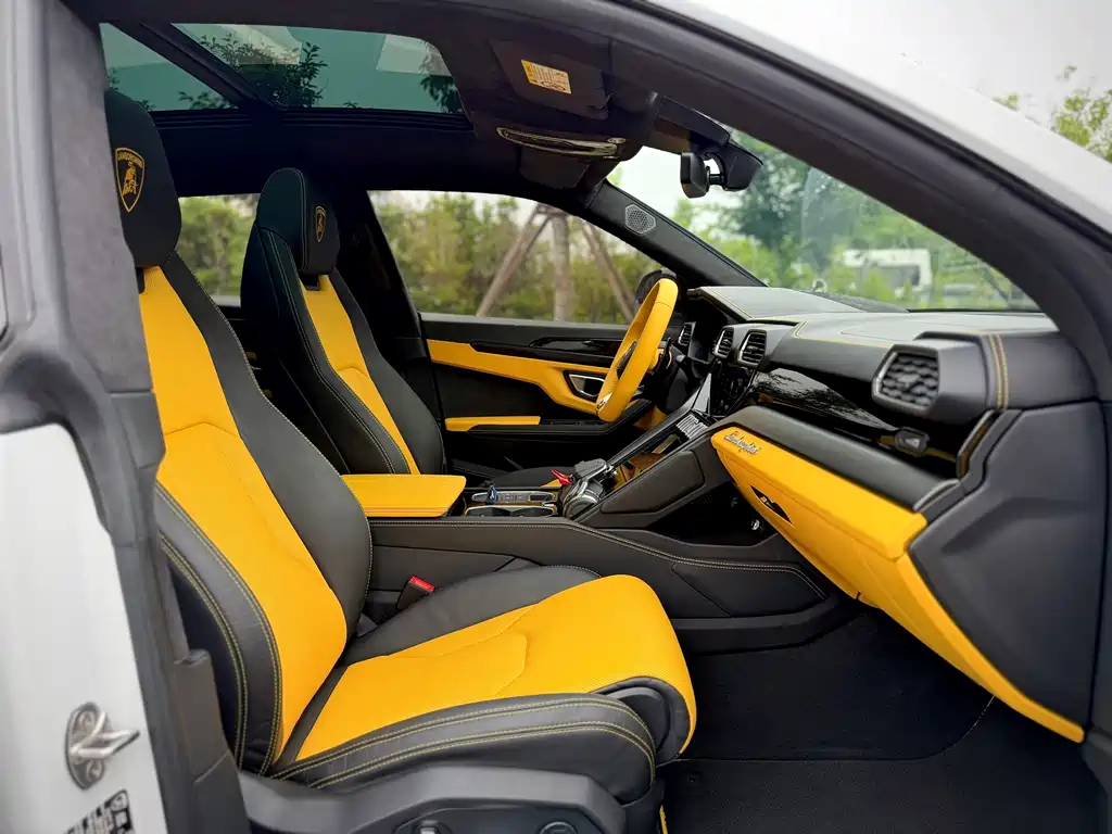 Lamborghini Urus 2022 — фото 16