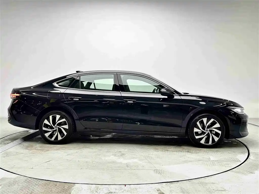 Volkswagen Passat 2025 — фото 4