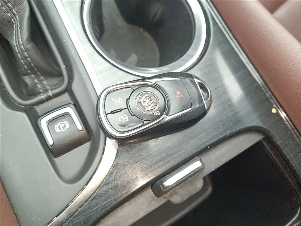Buick Envision Plus 2019 — фото 16