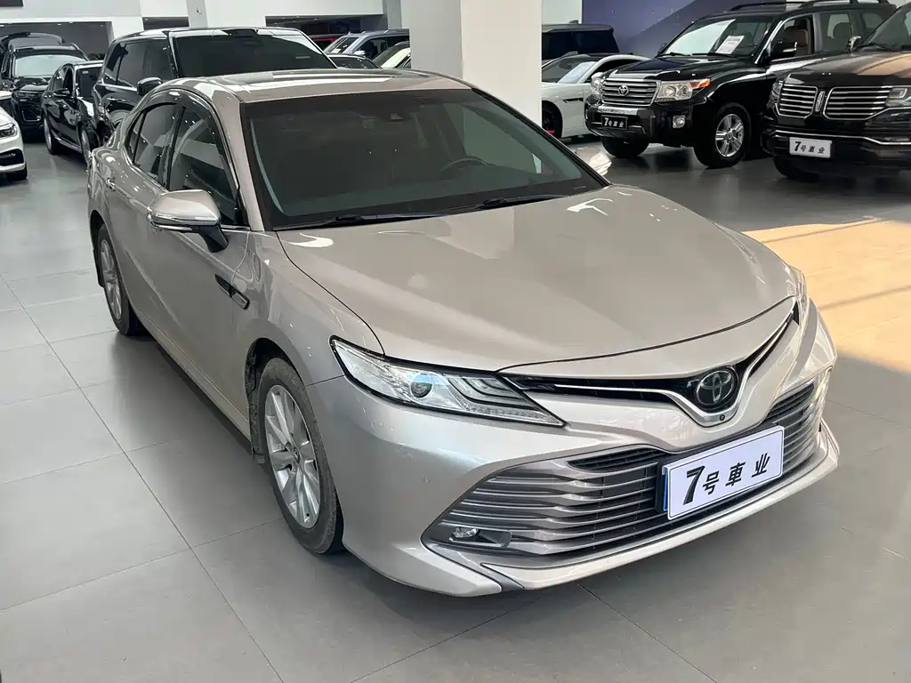 Toyota Camry 2018 — фото 3