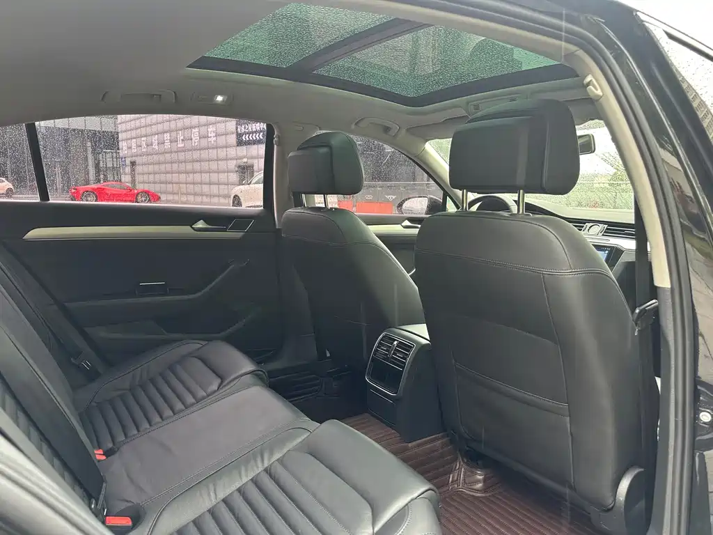 Land Rover Discovery Sport 2020 — фото 18