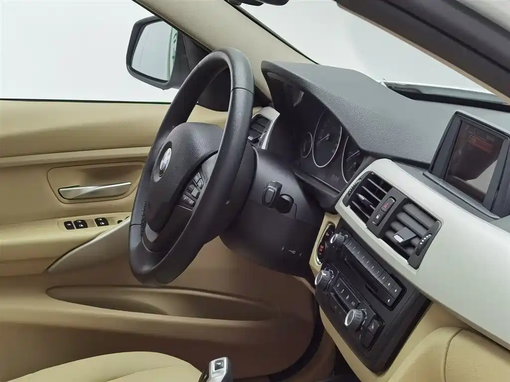 BMW 3 Series 2015 — фото 22
