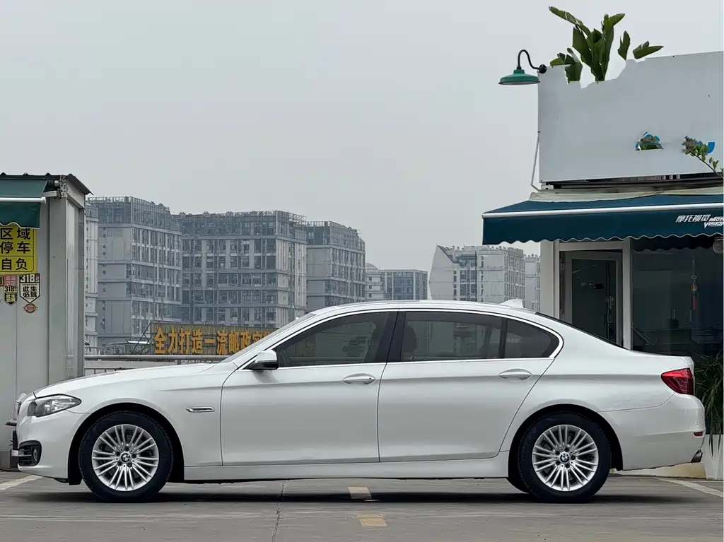 BMW 5 Series 2015 — фото 3