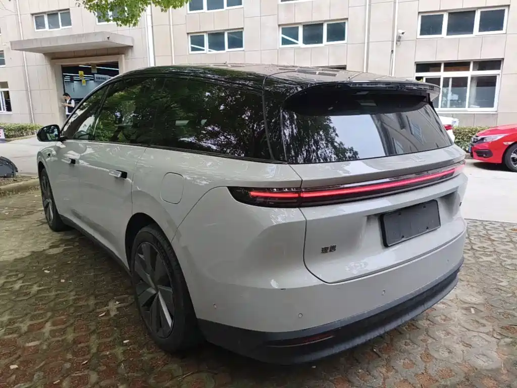 Li Auto i8 2025 — фото 23