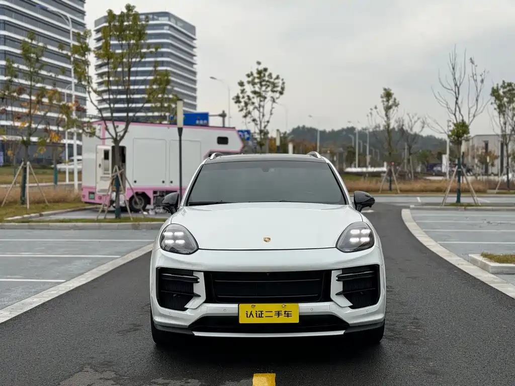 Porsche Cayenne 2017 — фото 1