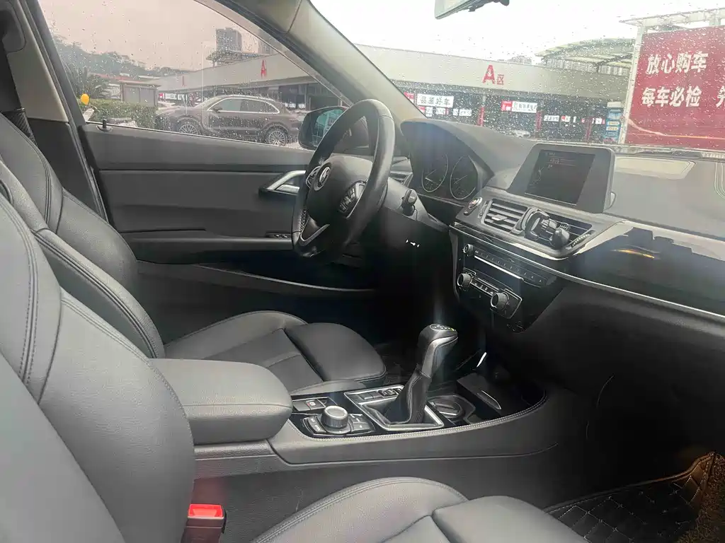 BMW 1 Series 2017 — фото 12