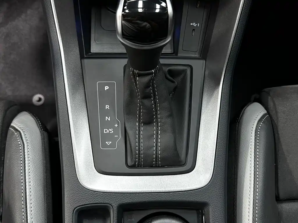 Audi Q3 2023 — фото 16