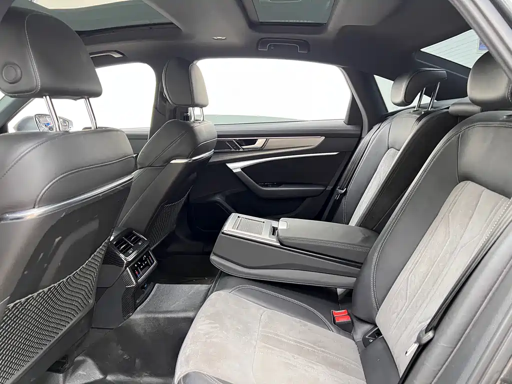 Audi A6L New Energy 2021 — фото 19
