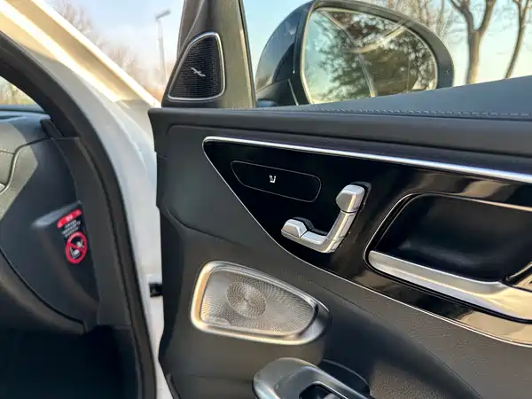 Mercedes-Benz C-Class 2024