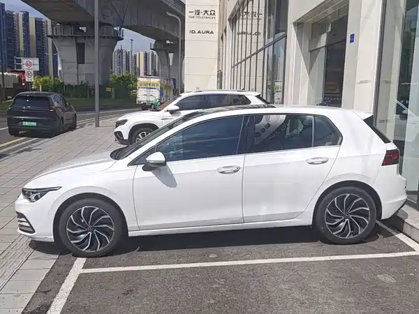 Volkswagen Golf 2024