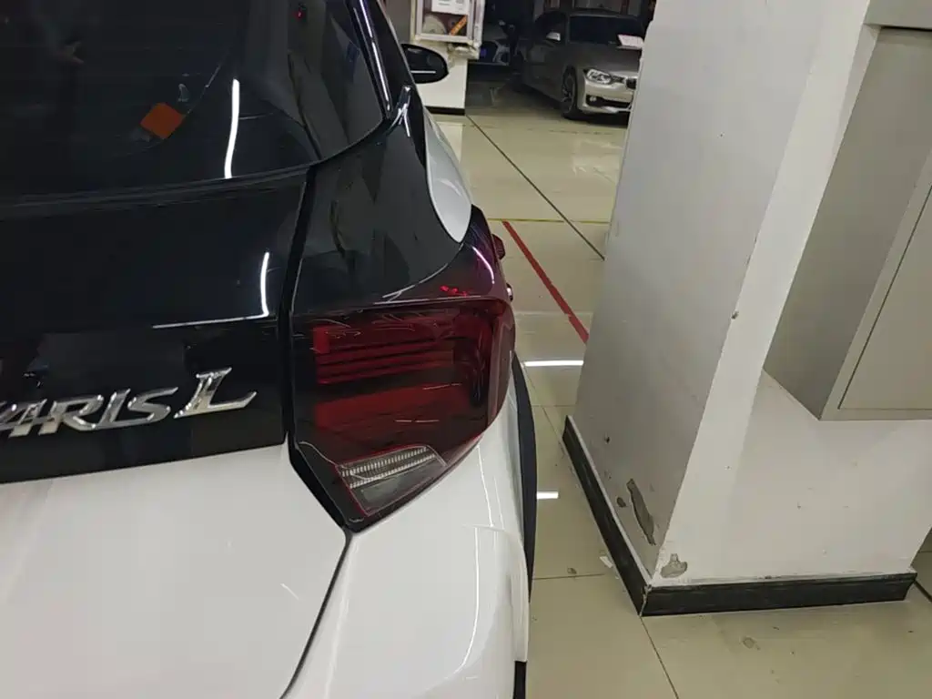 Toyota Yaris L 2020 — фото 8