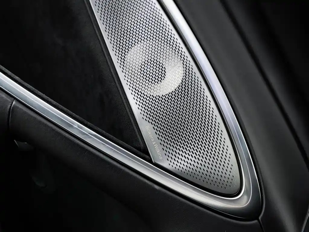 McLaren Artura 2023 — фото 17