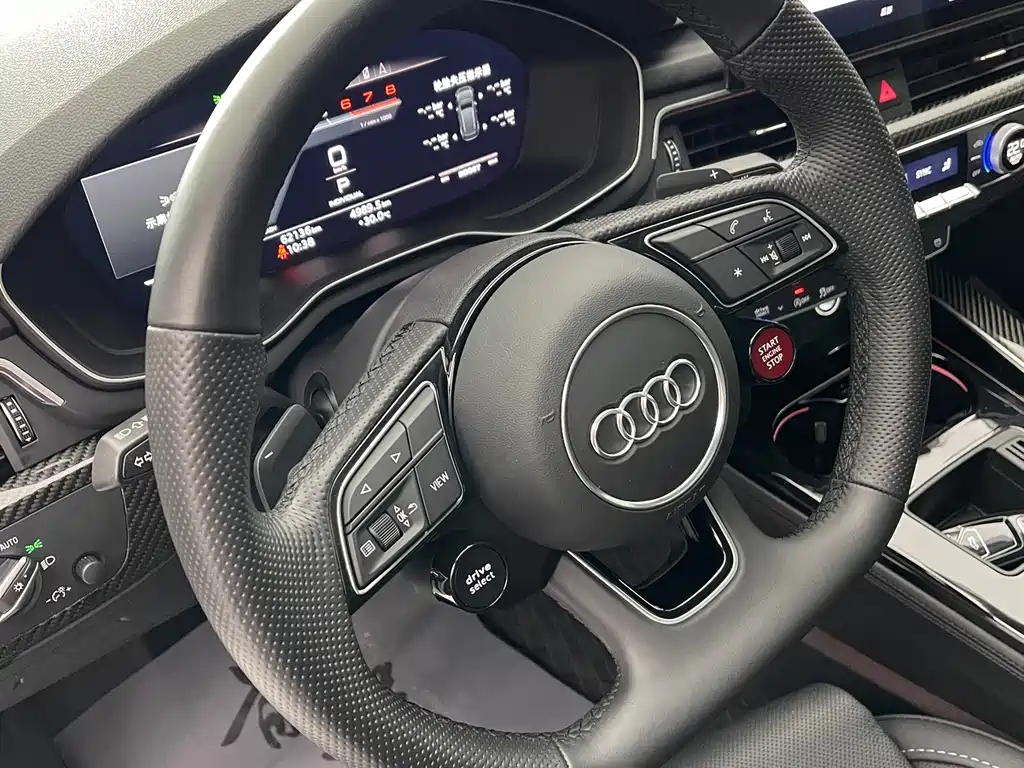 Audi A4L 2023 — фото 19