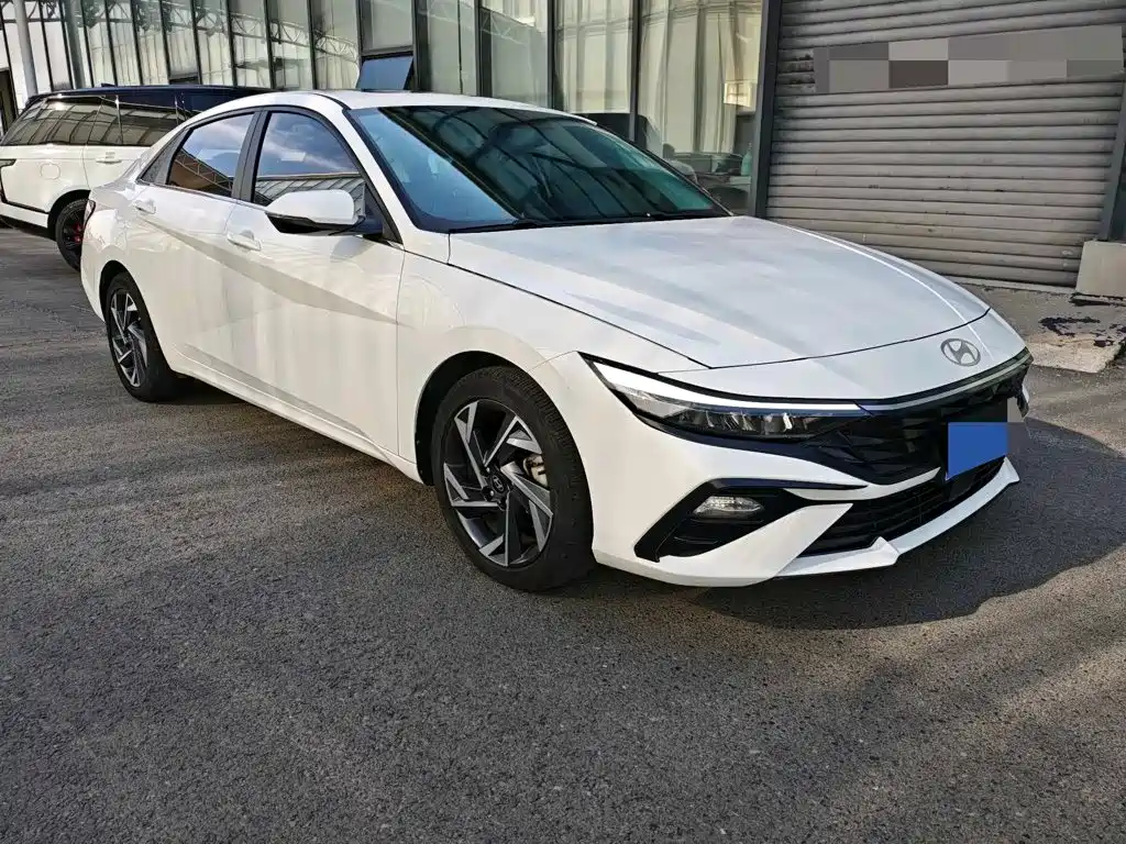 Hyundai Elantra 2023