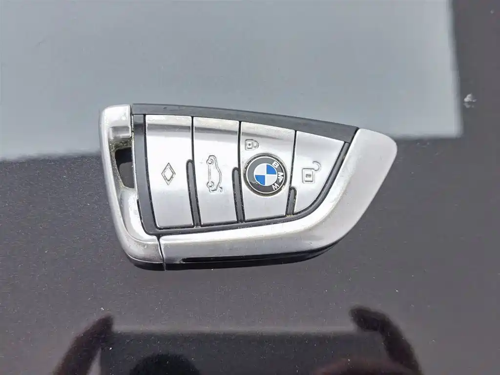BMW 7 Series 2017 — фото 19