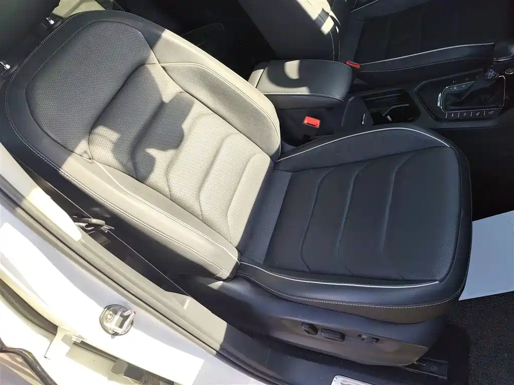 Volkswagen Tiguan L PHEV 2020 — фото 21