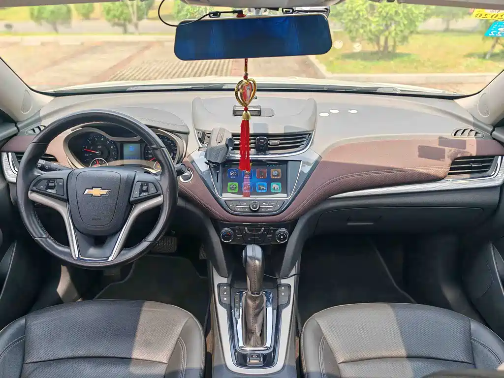 Chevrolet Malibu 2017 — фото 12