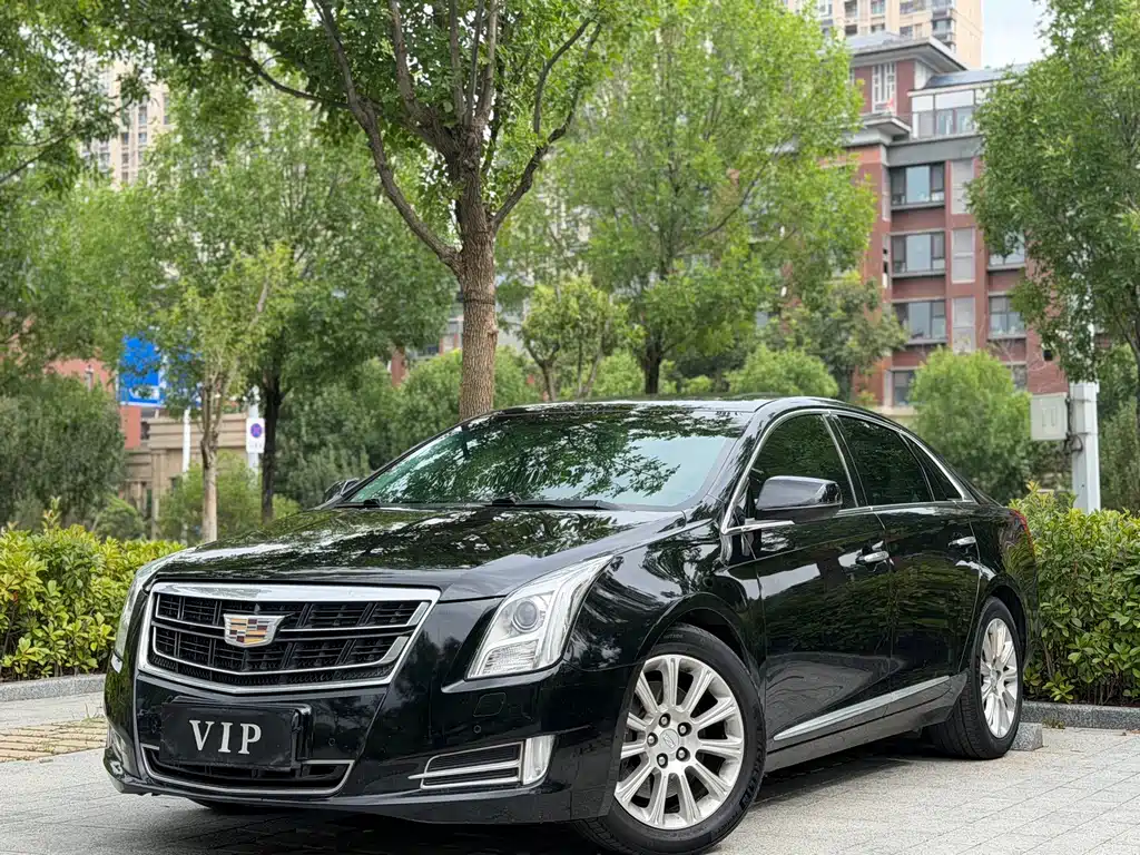 Cadillac XTS 2016 — фото 1